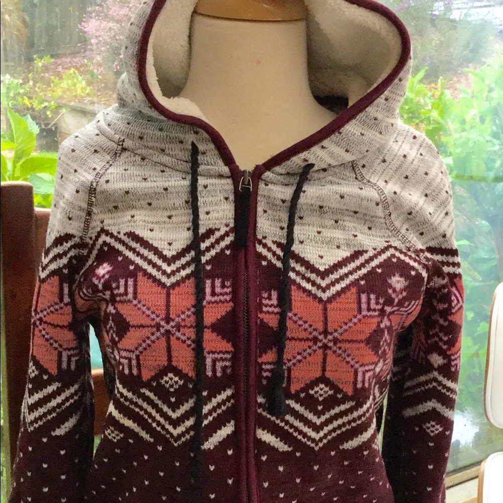 American Eagle Outfitters Sweater